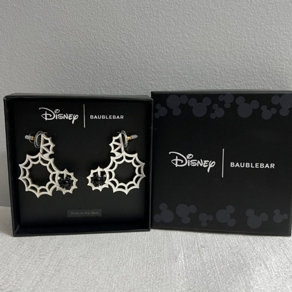 🔹️Baublebar🔹️ X Disney spider web glow in the dark  Earrings - Picture 1 of 2